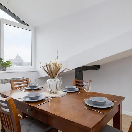 With 2 Bedrooms And Desks In The Center Of Cracow By Renters Daire