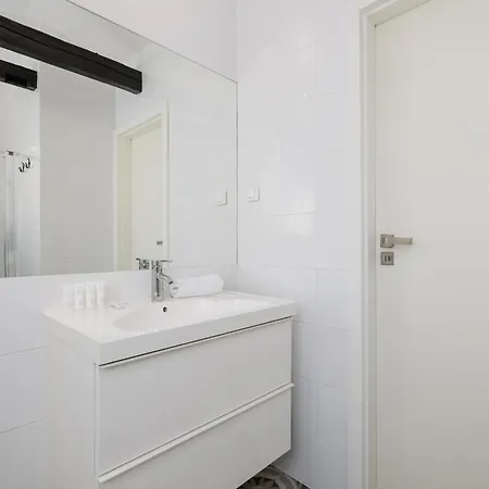 Daire With 2 Bedrooms And Desks In The Center Of Cracow By Renters