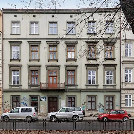 With 2 Bedrooms And Desks In The Center Of Cracow By Renters Krakow