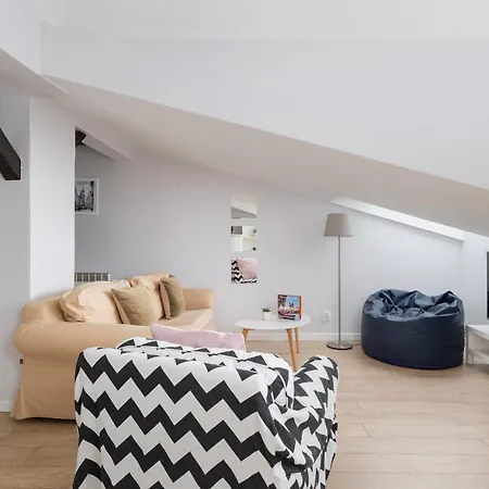 With 2 Bedrooms And Desks In The Center Of Cracow By Renters Lägenhet