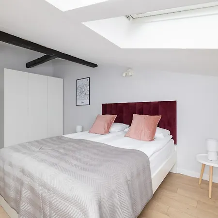 With 2 Bedrooms And Desks In The Center Of Cracow By Renters Krakow