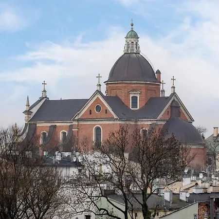 With 2 Bedrooms And Desks In The Center Of Cracow By Renters