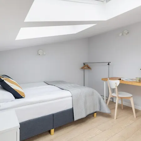 With 2 Bedrooms And Desks In The Center Of Cracow By Renters