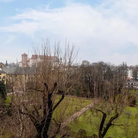 With 2 Bedrooms And Desks In The Center Of Cracow By Renters Apartment Krakow
