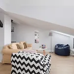 With 2 Bedrooms And Desks In The Center Of Cracow By Renters 아파트